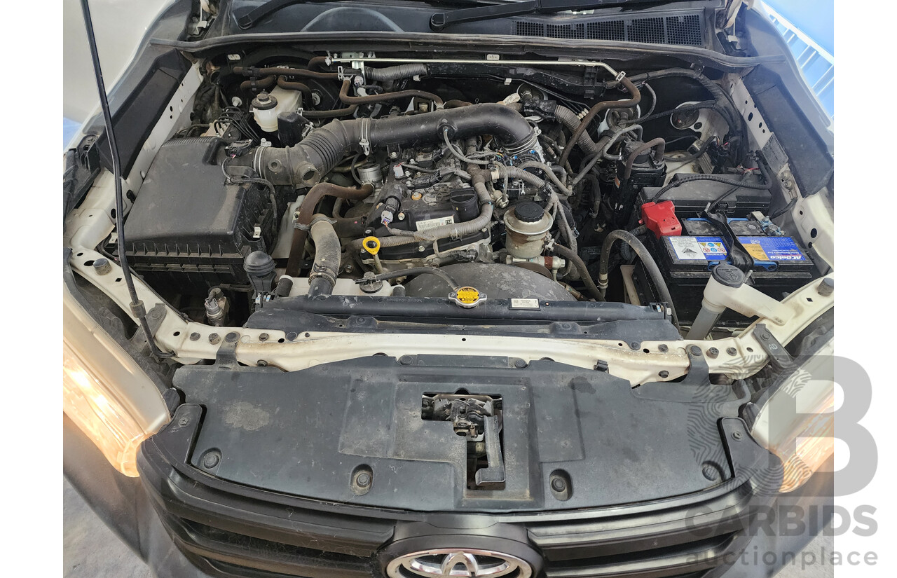 2/2016 Toyota Hilux Workmate TGN121R MY16 C/Chas with Alloy Tray White 2.7L