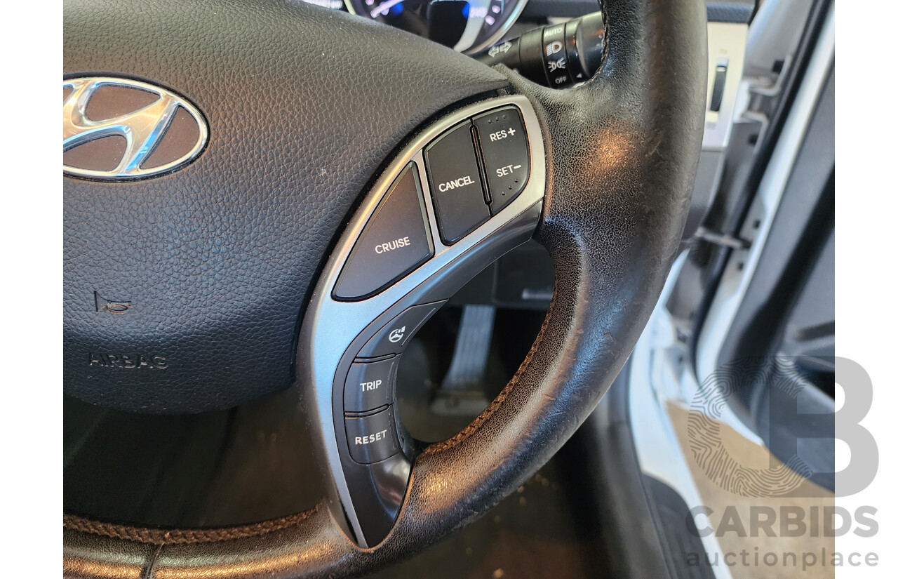 12/2012 Hyundai i30 Elite GD 5d Hatchback White 1.8L