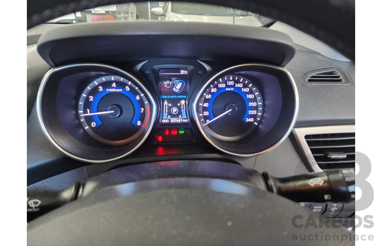 12/2012 Hyundai i30 Elite GD 5d Hatchback White 1.8L