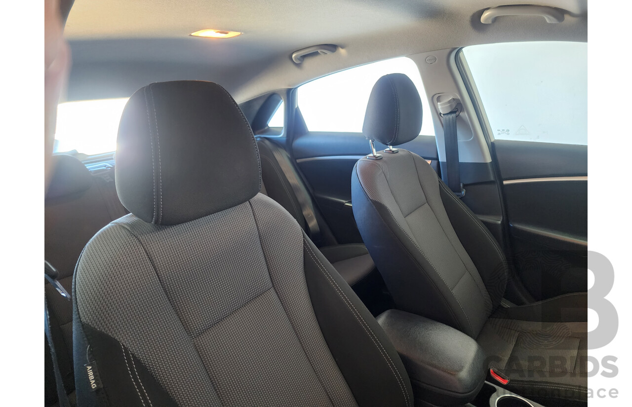 12/2012 Hyundai i30 Elite GD 5d Hatchback White 1.8L