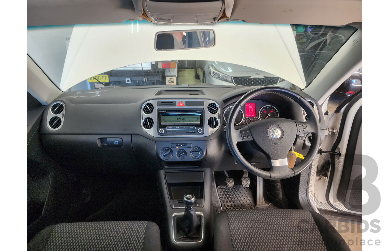 7/2009 Volkswagen Tiguan 125 TSI 5NC MY09 4d Wagon White 2.0L