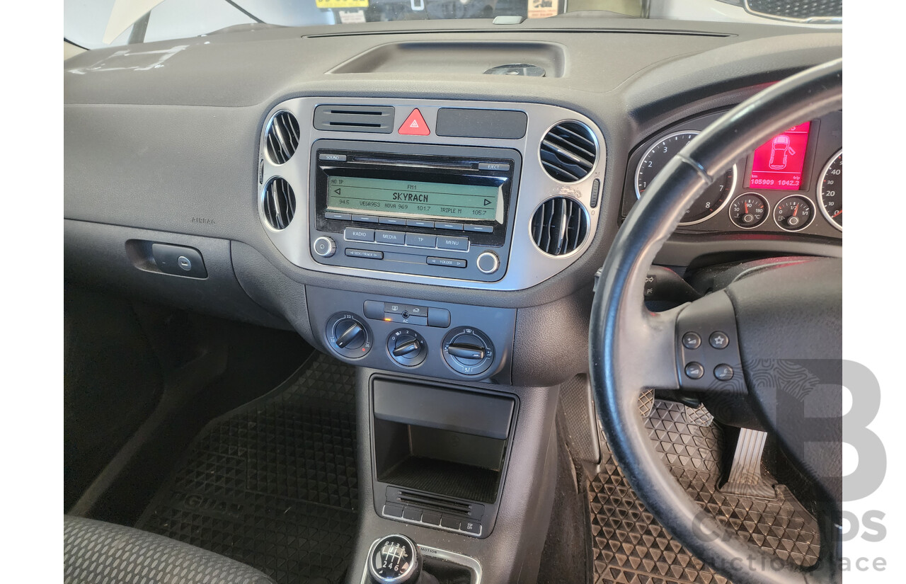 7/2009 Volkswagen Tiguan 125 TSI 5NC MY09 4d Wagon White 2.0L