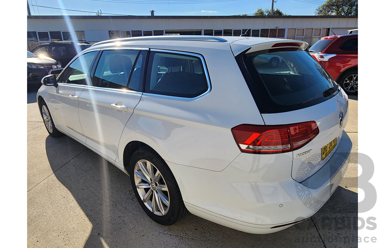 10/2015 Volkswagen Passat 132 TSI Comfortline 3C MY16 4d Wagon White 1.8L