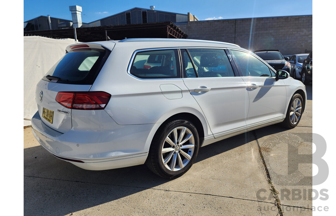 10/2015 Volkswagen Passat 132 TSI Comfortline 3C MY16 4d Wagon White 1.8L