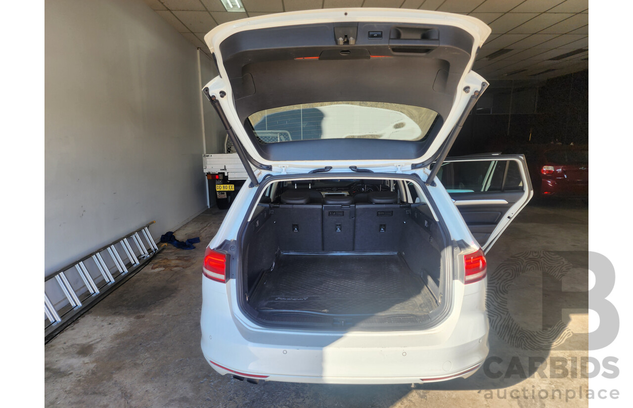 10/2015 Volkswagen Passat 132 TSI Comfortline 3C MY16 4d Wagon White 1.8L