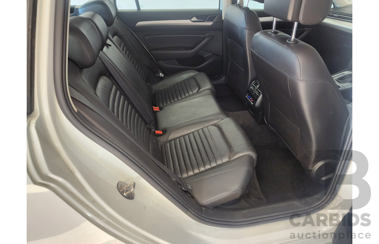 10/2015 Volkswagen Passat 132 TSI Comfortline 3C MY16 4d Wagon White 1.8L