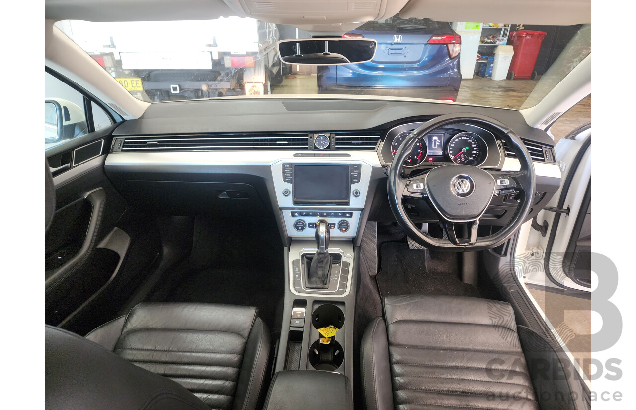 10/2015 Volkswagen Passat 132 TSI Comfortline 3C MY16 4d Wagon White 1.8L