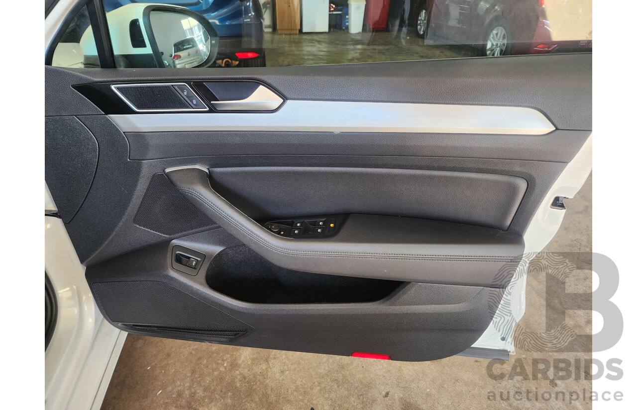 10/2015 Volkswagen Passat 132 TSI Comfortline 3C MY16 4d Wagon White 1.8L