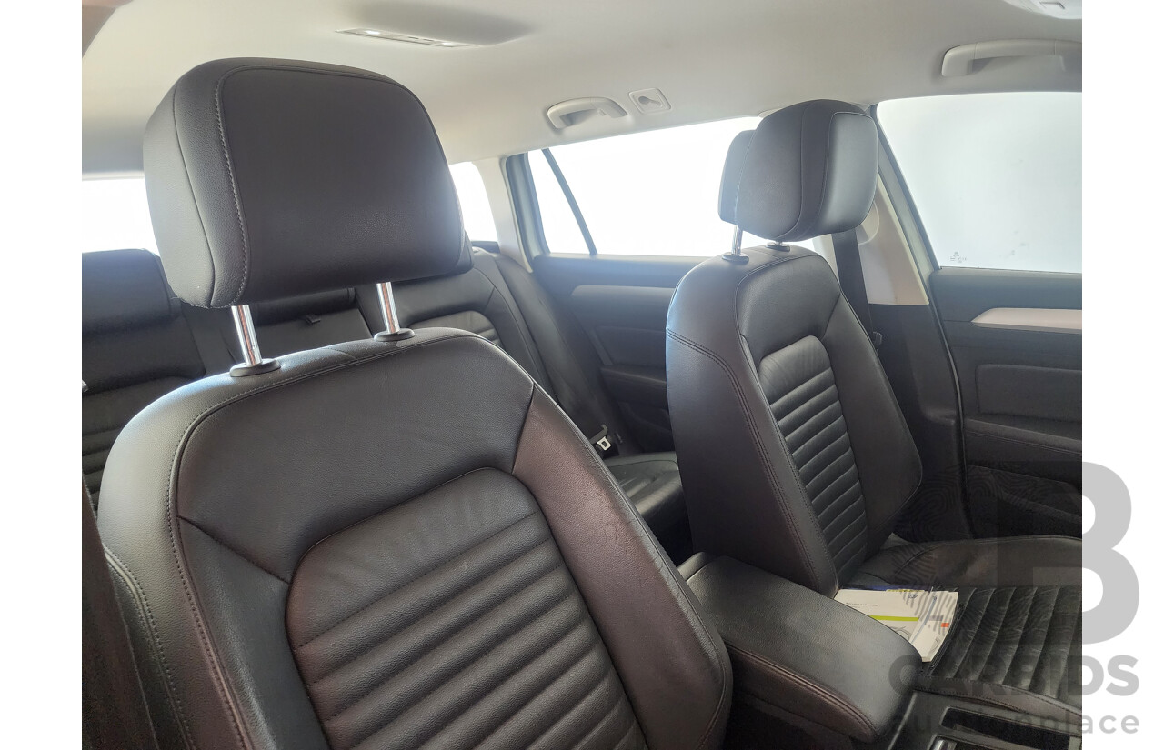 10/2015 Volkswagen Passat 132 TSI Comfortline 3C MY16 4d Wagon White 1.8L