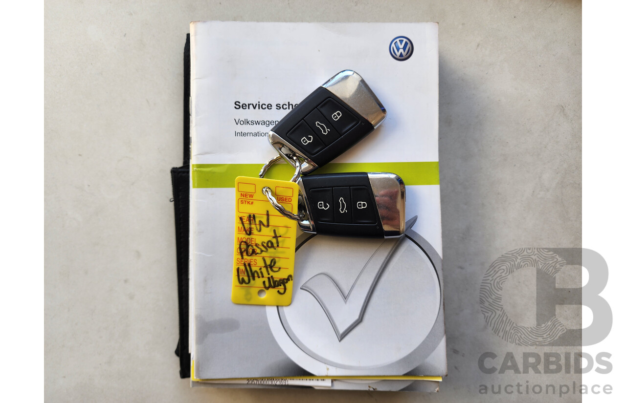 10/2015 Volkswagen Passat 132 TSI Comfortline 3C MY16 4d Wagon White 1.8L