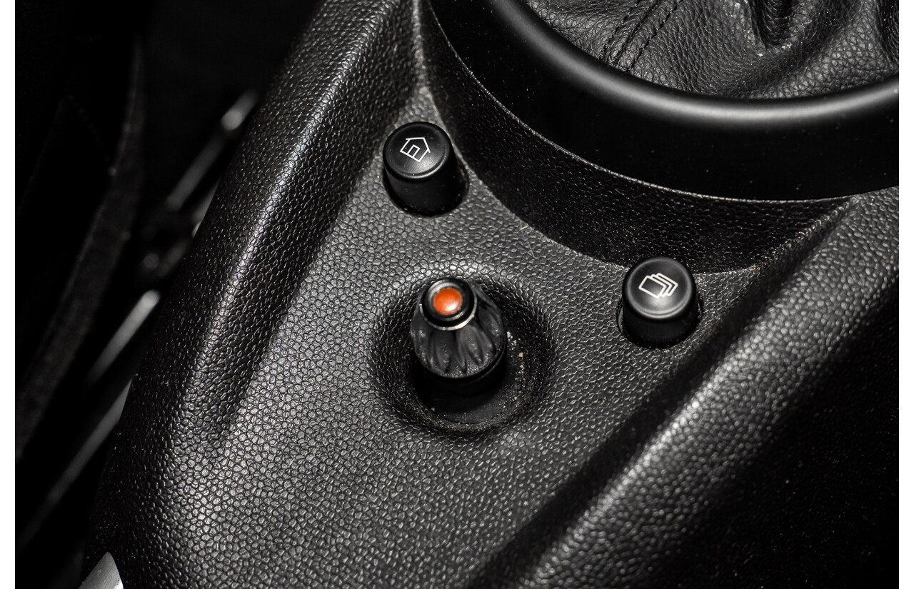 08/2016 Mini Cooper D Countryman (FWD) R60 MY15 4d Wagon Crystal Silver Metallic Turbo Diesel 2.0L