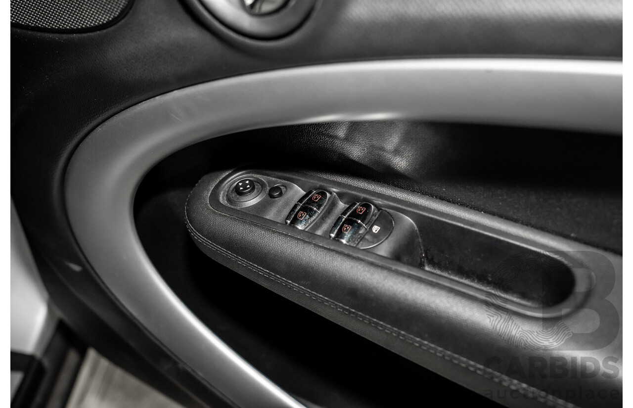 08/2016 Mini Cooper D Countryman (FWD) R60 MY15 4d Wagon Crystal Silver Metallic Turbo Diesel 2.0L