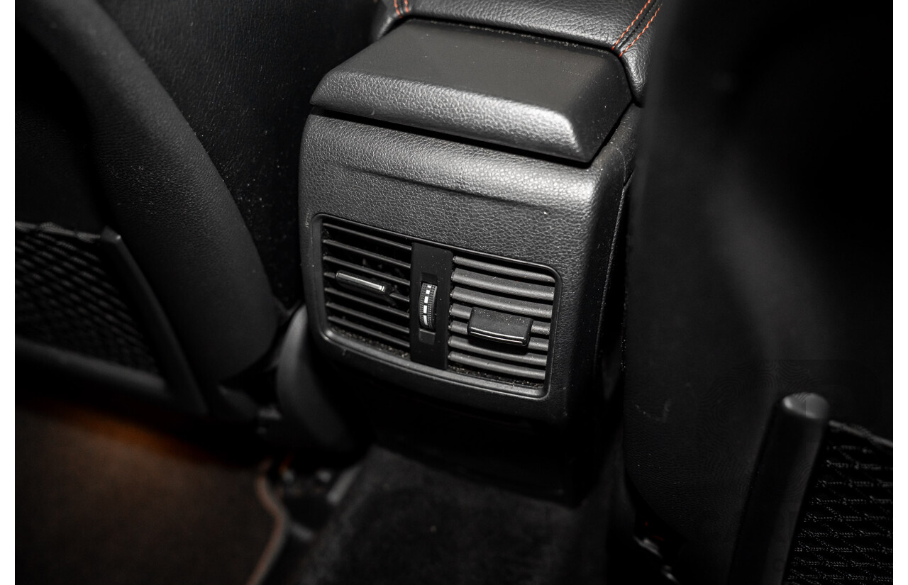 10/2015 Mercedes-Benz A250 Sport 176 MY15 5d Hatchback Cosmos Black Metallic Turbo 2.0L