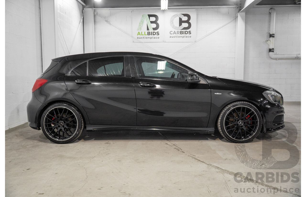 10/2015 Mercedes-Benz A250 Sport 176 MY15 5d Hatchback Cosmos Black Metallic Turbo 2.0L