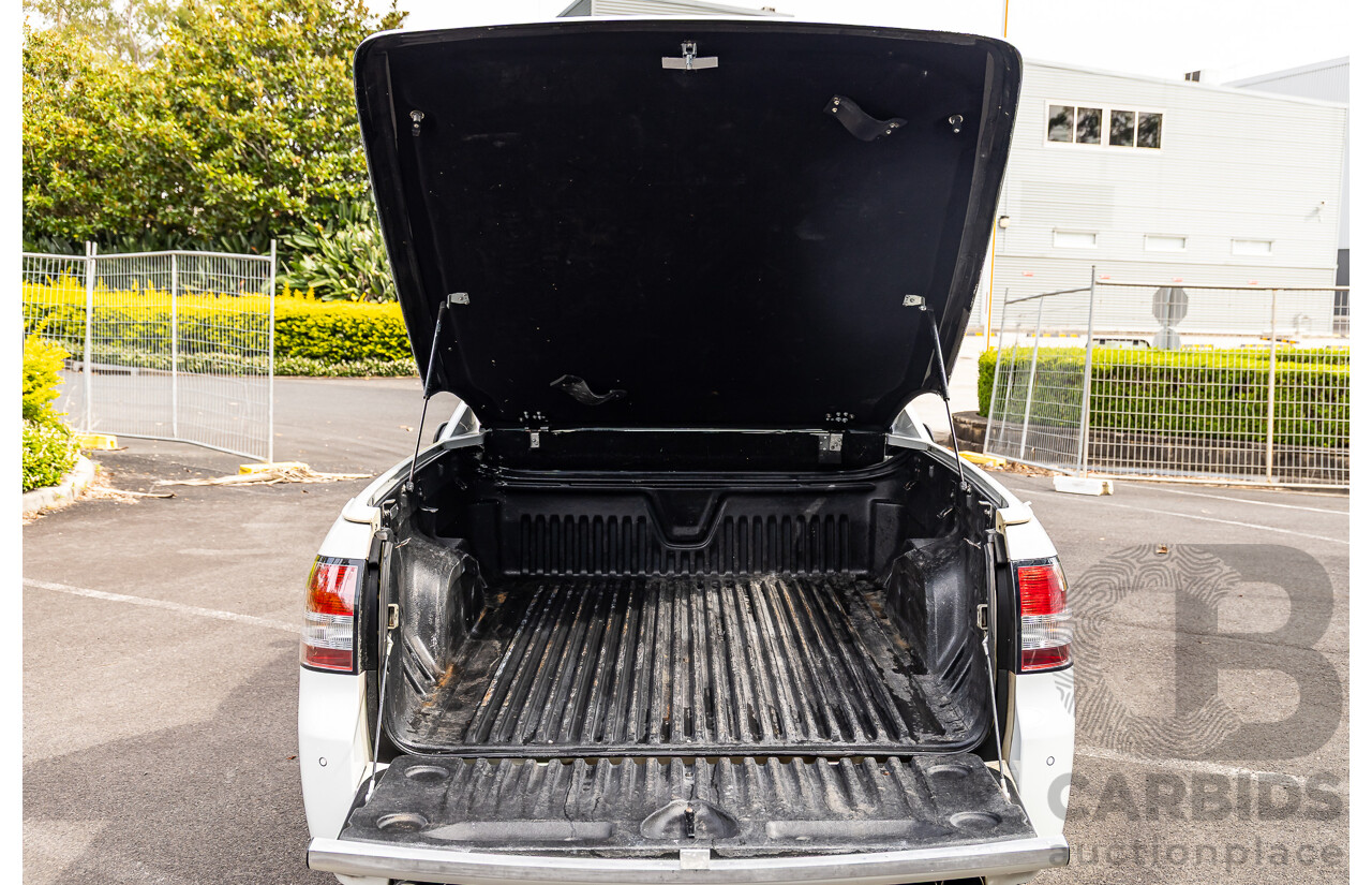 6/2014 Holden VF Commodore SS-V 2d Utility Heron White V8 6.0L - Supercharged