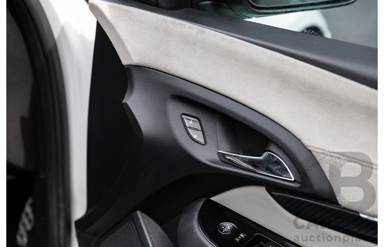 6/2014 Holden VF Commodore SS-V 2d Utility Heron White V8 6.0L - Supercharged