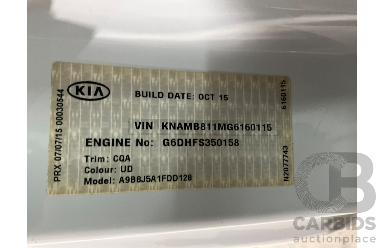 11/2015 Kia Carnival S YP MY16 4d Wagon Clear White V6 3.3L - 7 Seater