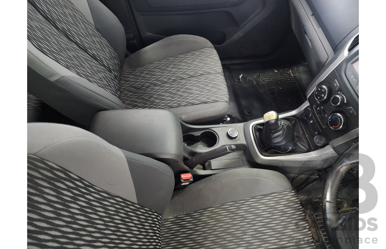 11/2015 Holden Colorado LS (4x4) RG MY15 Crew Cab P/Up White 2.8L