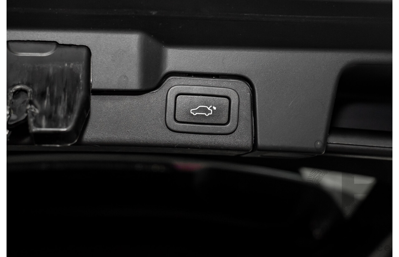 12/2011 Range Rover Evoque TD4 Dynamic LV 5d Wagon Sumatra Black Metallic/Fuji White Roof Turbo Diesel 2.2L