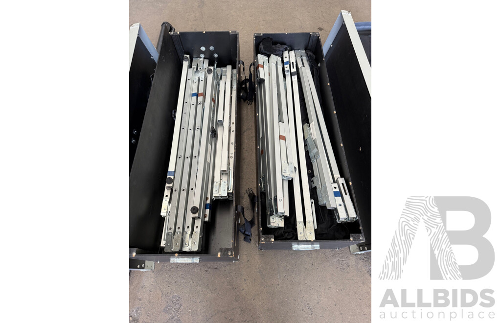 Draper Inc.Ultimate Folding Portable Projection Screen