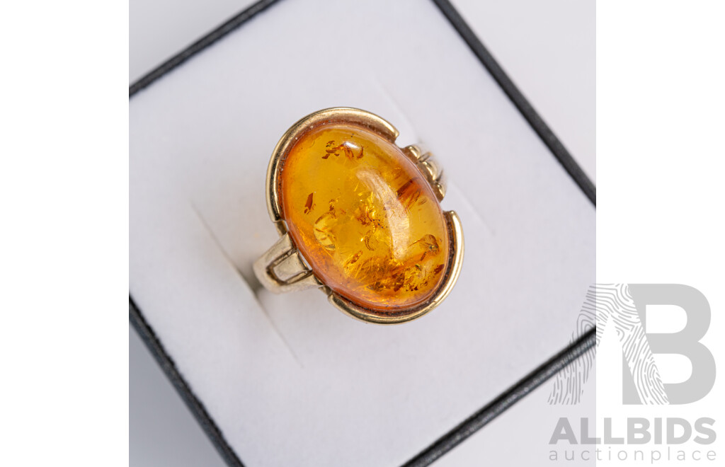 8ct Vintage Baltic Amber Cabochon Ring, Size O, 4.40 Grams, German Hallmarks