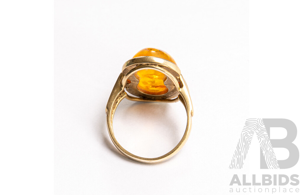 8ct Vintage Baltic Amber Cabochon Ring, Size O, 4.40 Grams, German Hallmarks
