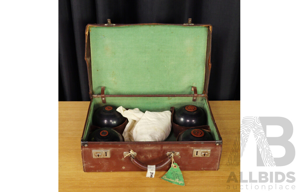 Set of Four Vintage Henselite Lawn Bowls in Ford Sherington Genuine Cowhide Travel Case