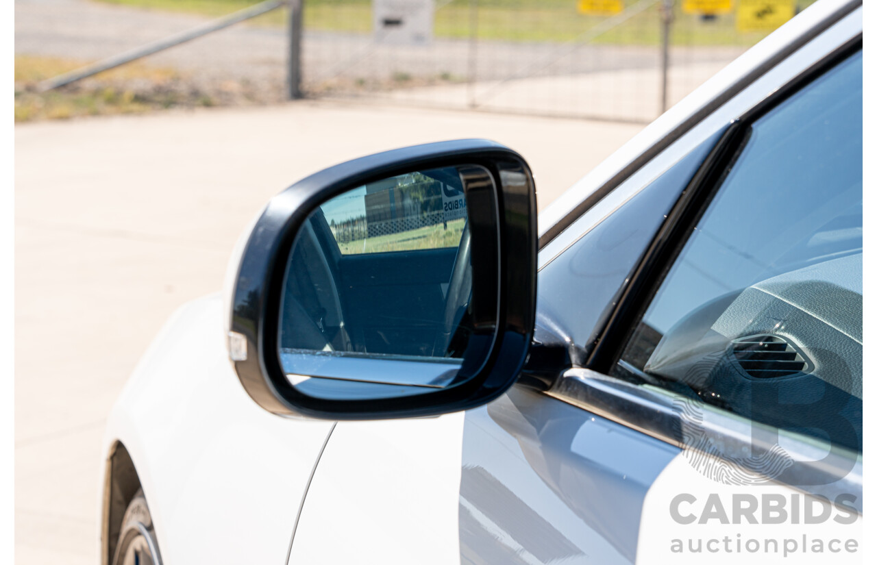 6/2012 Jaguar XF 5.0 V8 Luxury MY12 4d Sedan Polaris White V8 5.0L