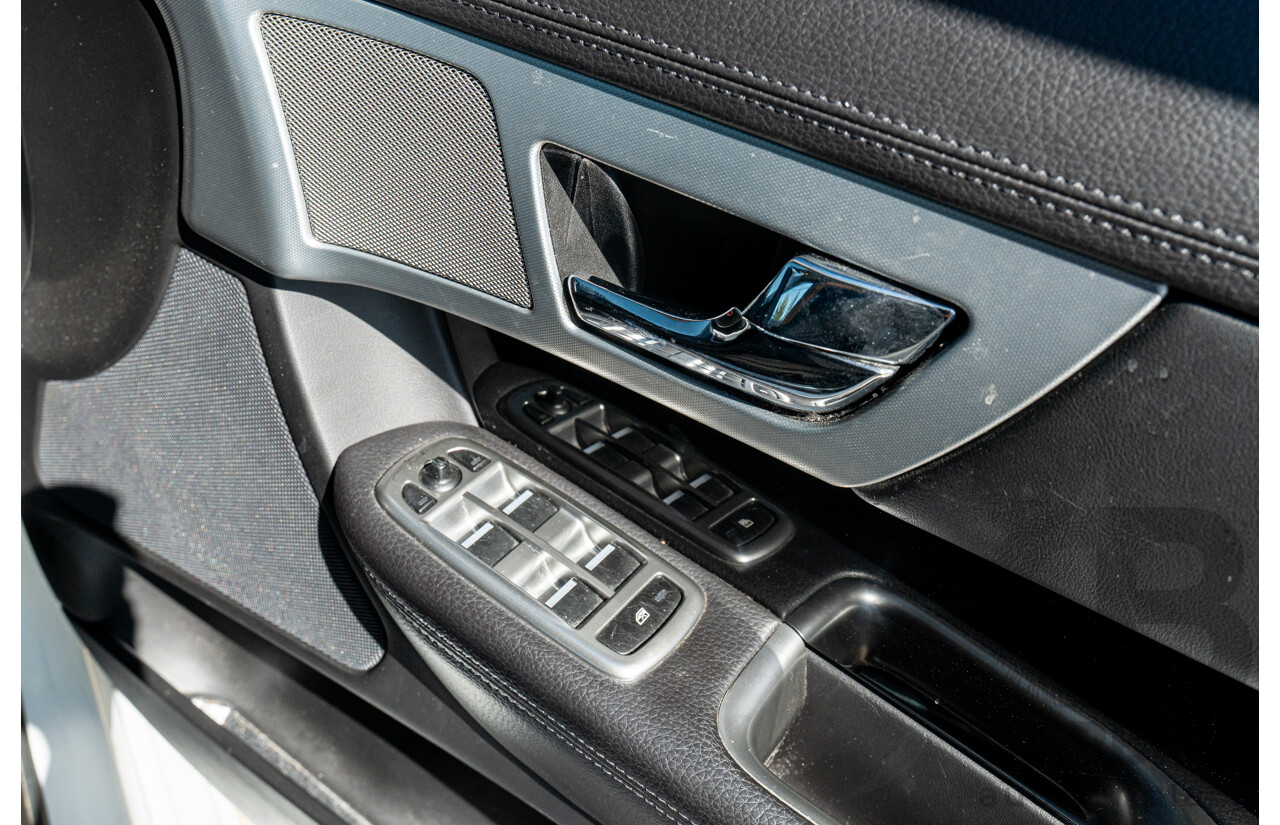 6/2012 Jaguar XF 5.0 V8 Luxury MY12 4d Sedan Polaris White V8 5.0L