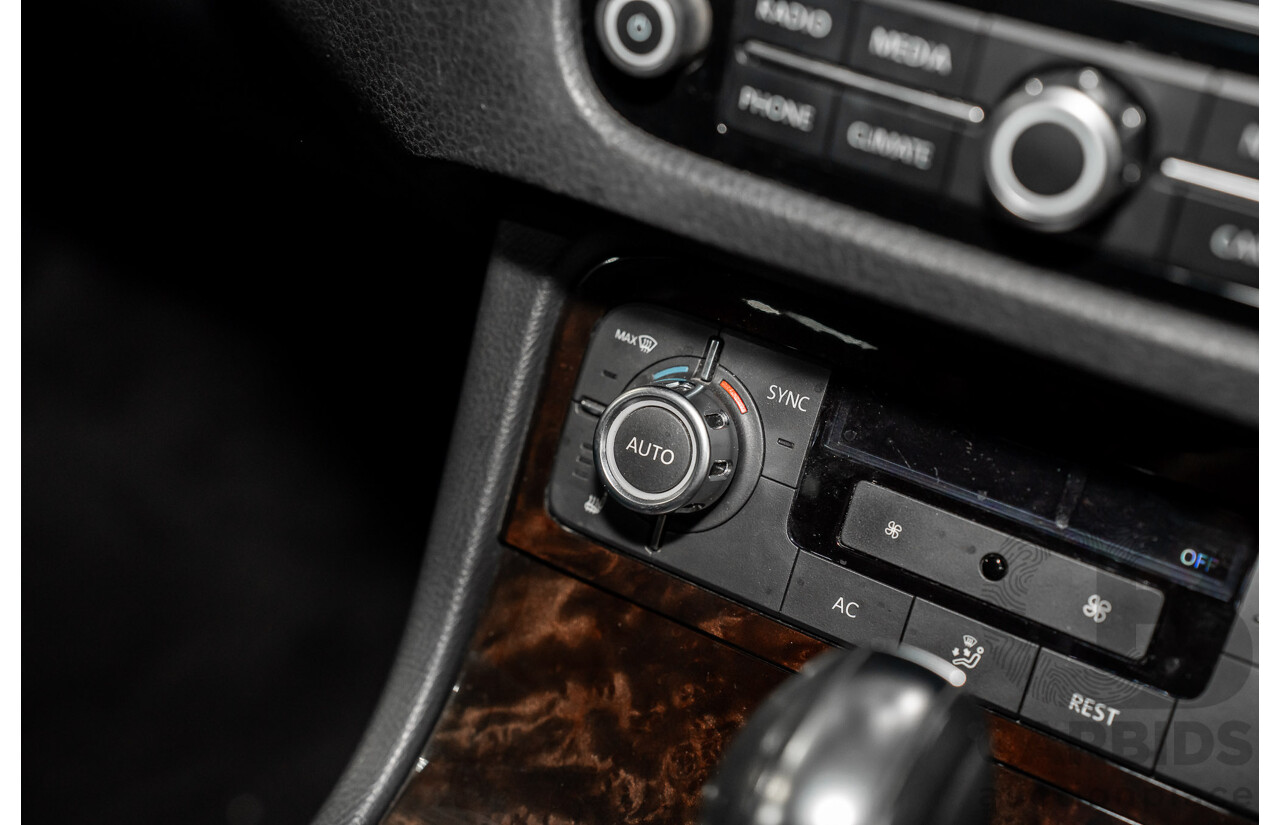 8/2012 Volkswagen Touareg V6 TDI 4xmotion 7P MY12 4d Wagon Deep Black Pearl Turbo Diesel V6 3.0L