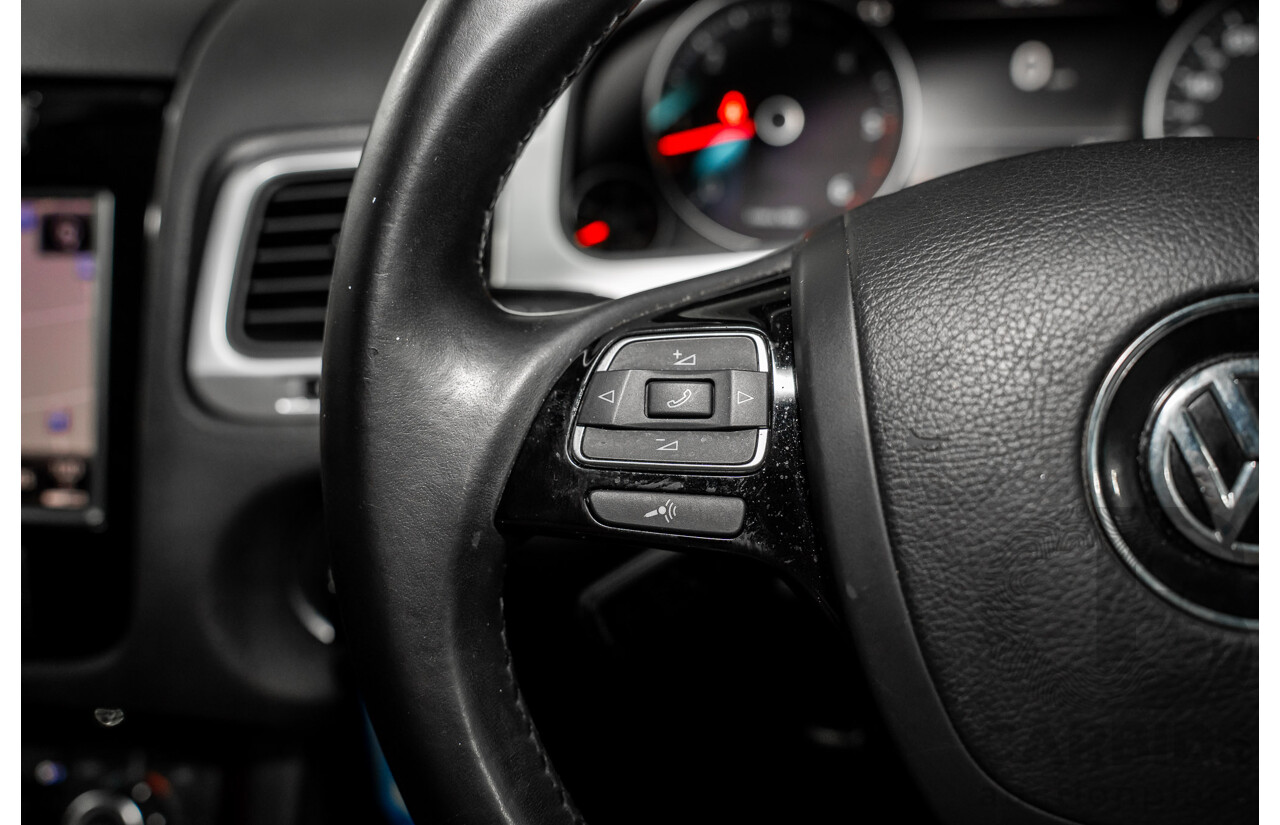 8/2012 Volkswagen Touareg V6 TDI 4Motion (AWD) 7P MY12 4d Wagon Deep Black Pearl Turbo Diesel V6 3.0L