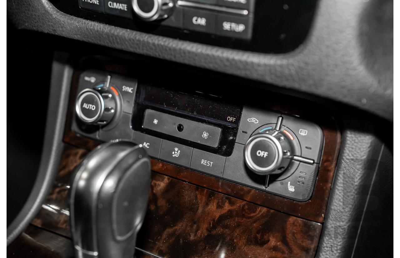 8/2012 Volkswagen Touareg V6 TDI 4Motion (AWD) 7P MY12 4d Wagon Deep Black Pearl Turbo Diesel V6 3.0L