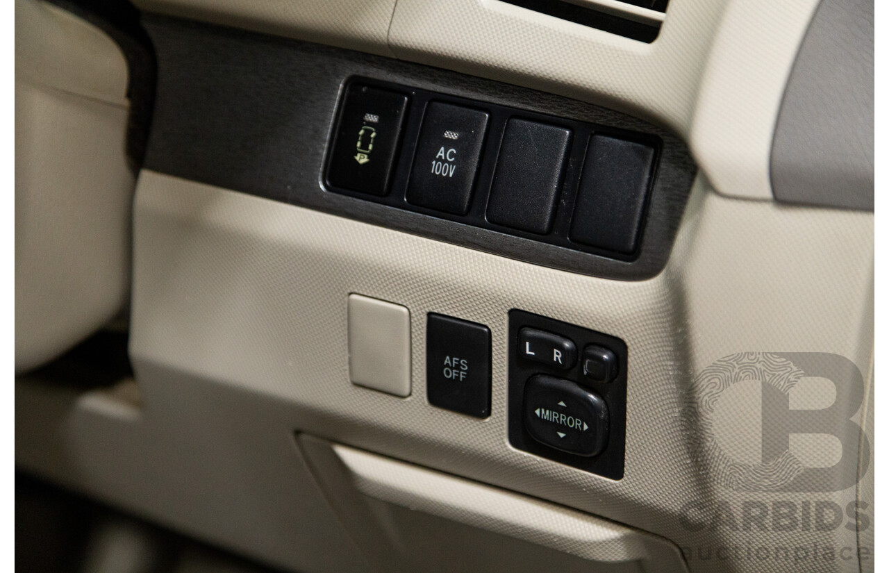 11/2007 Toyota Estima Hybrid (AWD) AHR20W 4d Wagon White 2.4L - 8 Seats