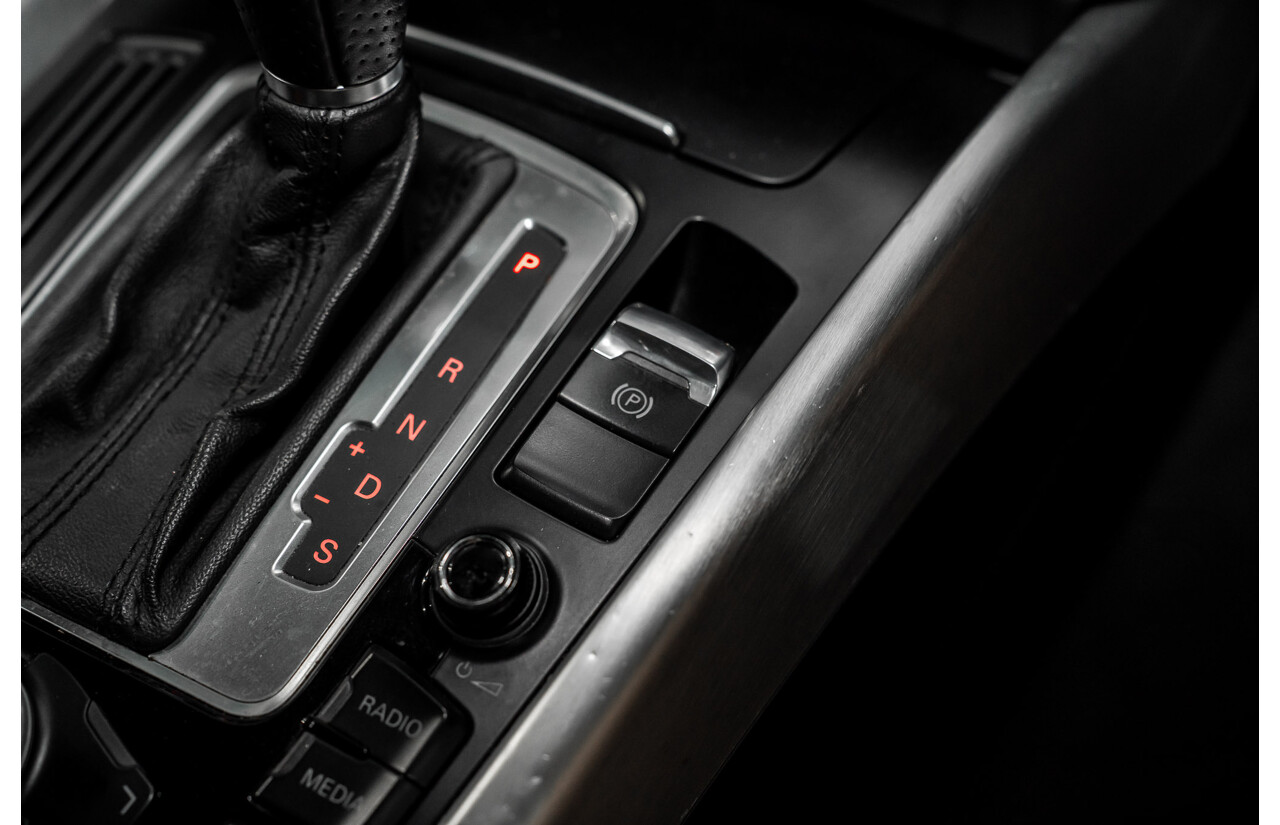 4/2011 Audi Q5 3.2 FSI Quattro 8R MY11 4d Wagon Quartz Grey Metallic V6 3.2L