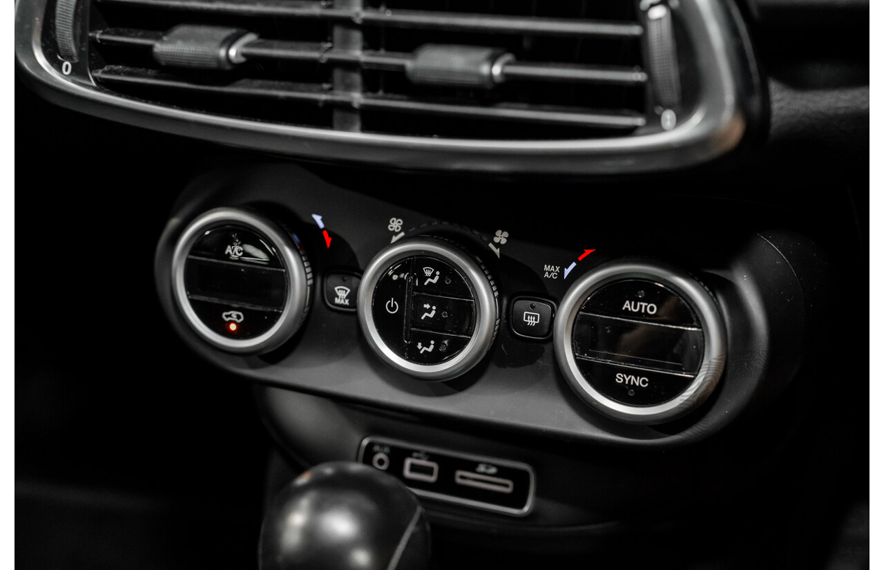 11/2017 Fiat 500X Cross Plus (AWD) 4d Wagon Solid Black Turbo 1.4L