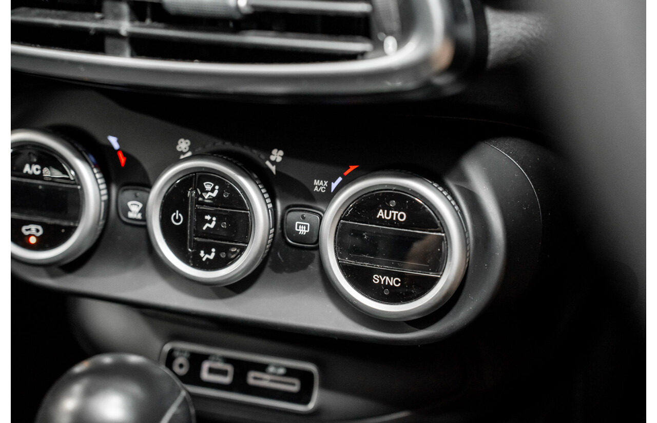 11/2017 Fiat 500X Cross Plus (AWD) 4d Wagon Solid Black Turbo 1.4L