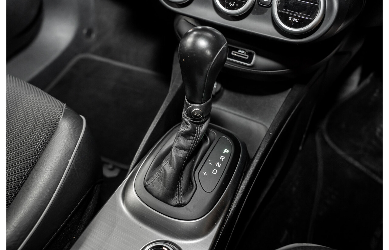 11/2017 Fiat 500X Cross Plus (AWD) 4d Wagon Solid Black Turbo 1.4L