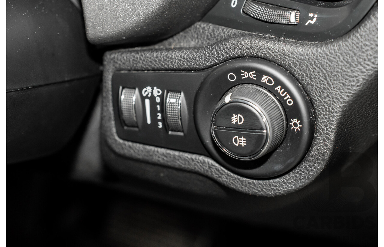 11/2017 Fiat 500X Cross Plus (AWD) 4d Wagon Solid Black Turbo 1.4L