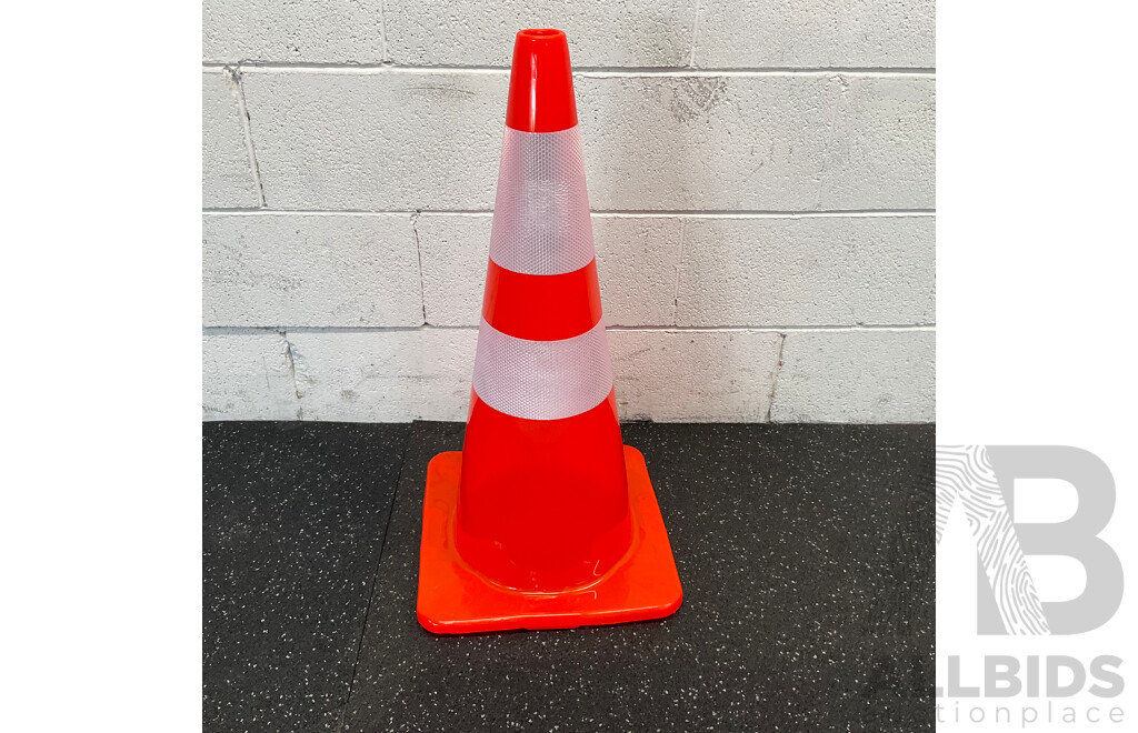 Traffic Cone with Reflective Band 700mm - Lot of 26