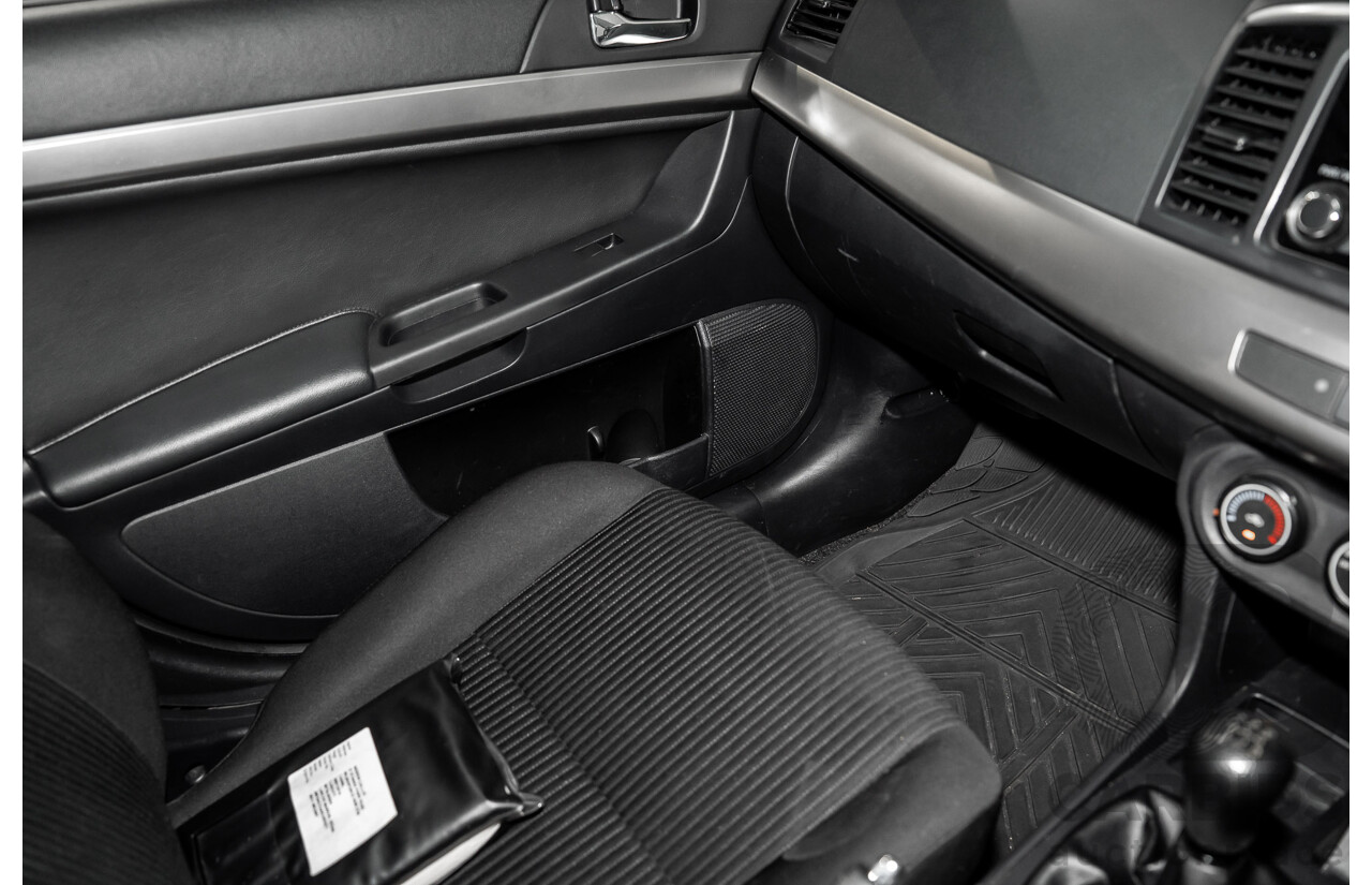 3/2014 Mitsubishi Lancer ES Sport CJ MY14.5 4d Sedan Warm Silver Metallic 2.0L