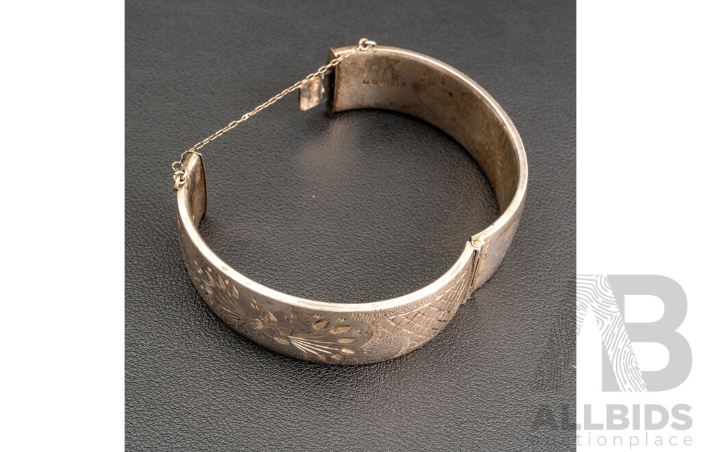 Vintage Sterling Silver HMSS Hinged Oval Etched Bangle, London 1964, 64mm, 58.17 Grams