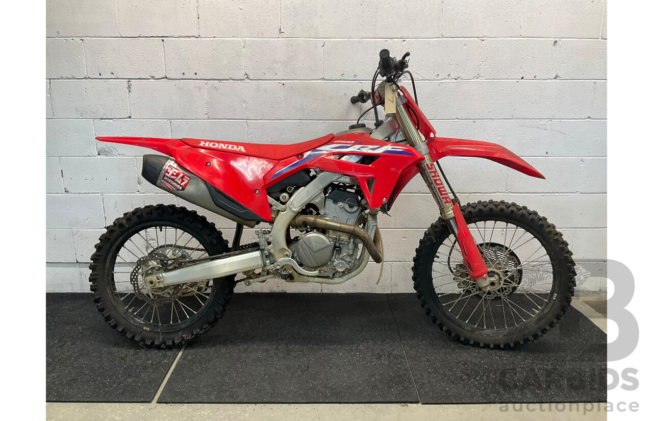 Honda CRF 250R Dirt Bike