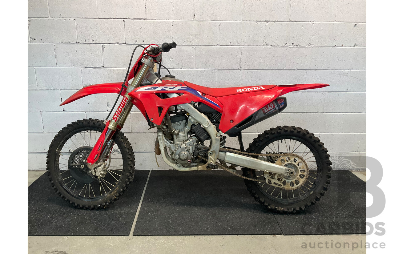 Honda CRF 250R Dirt Bike