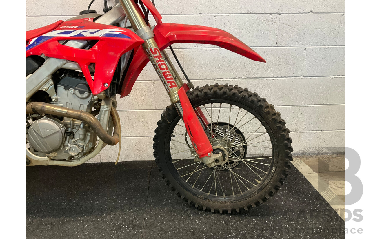 Honda CRF 250R Dirt Bike