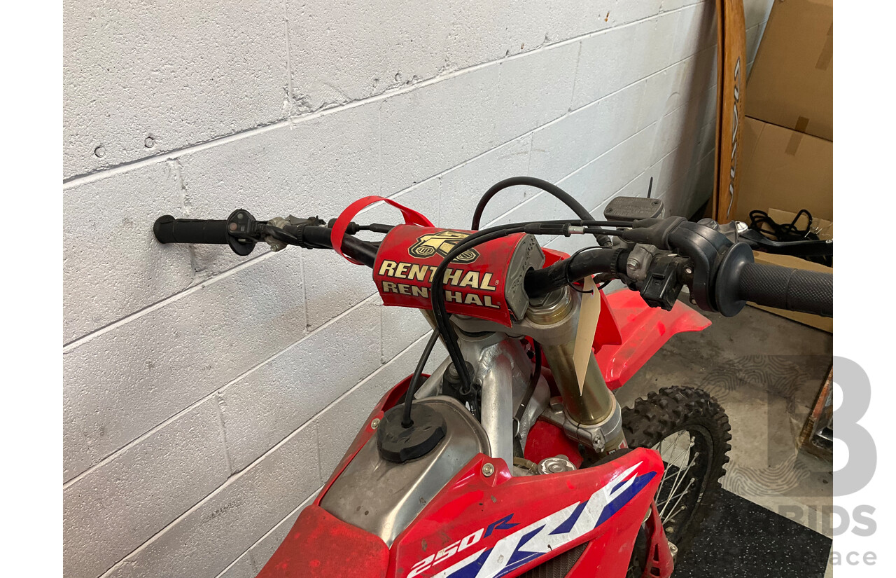 Honda CRF 250R Dirt Bike