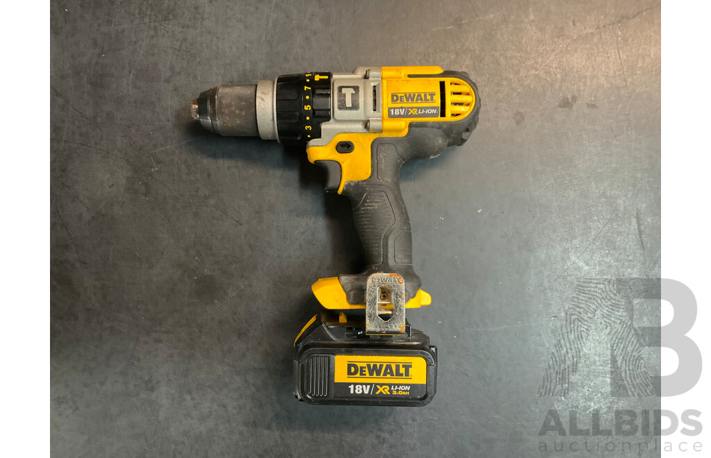 DeWALT Cordless Drill, Radio and Torch