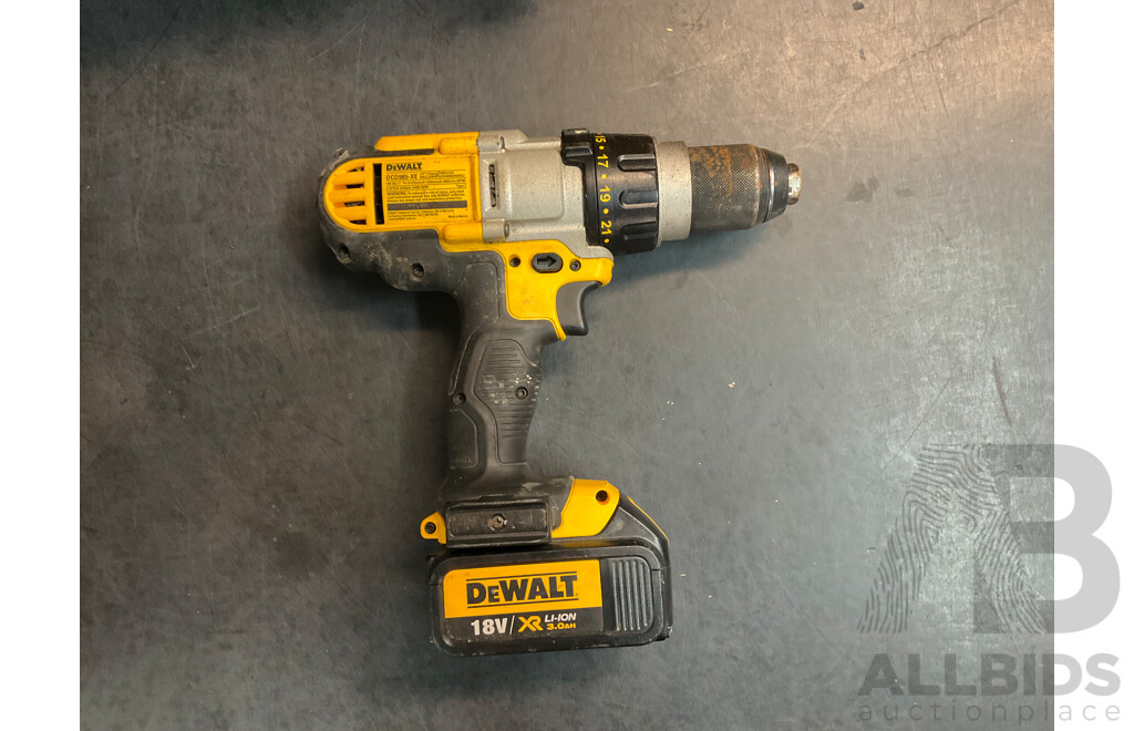 DeWALT Cordless Drill, Radio and Torch