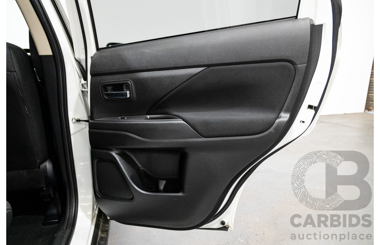 11/2016 Mitsubishi Outlander LS Safety Pack (4x4) ZK MY16 4d Wagon White Turbo Diesel 2.2L - 7 Seater