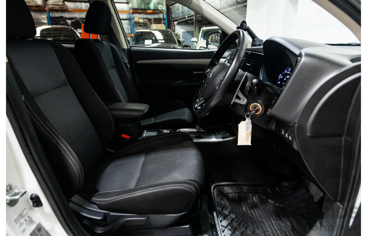 11/2016 Mitsubishi Outlander LS Safety Pack (4x4) ZK MY16 4d Wagon White Turbo Diesel 2.2L - 7 Seater