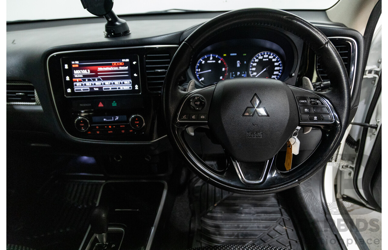 11/2016 Mitsubishi Outlander LS Safety Pack (4x4) ZK MY16 4d Wagon White Turbo Diesel 2.2L - 7 Seater